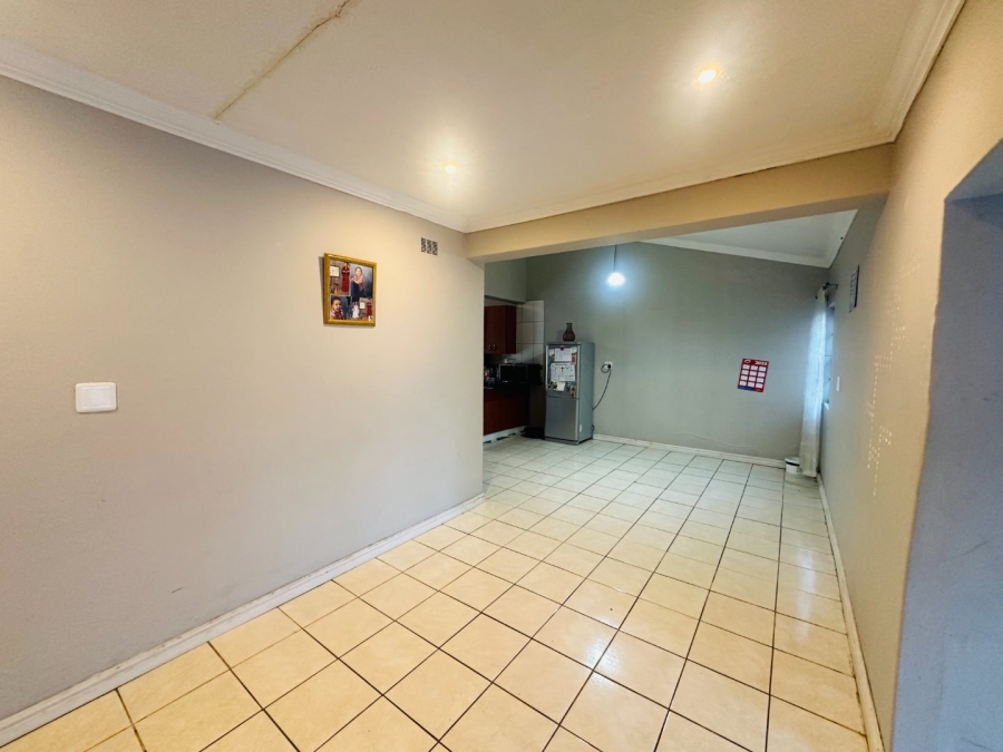 To Let 3 Bedroom Property for Rent in Loerie Park Western Cape